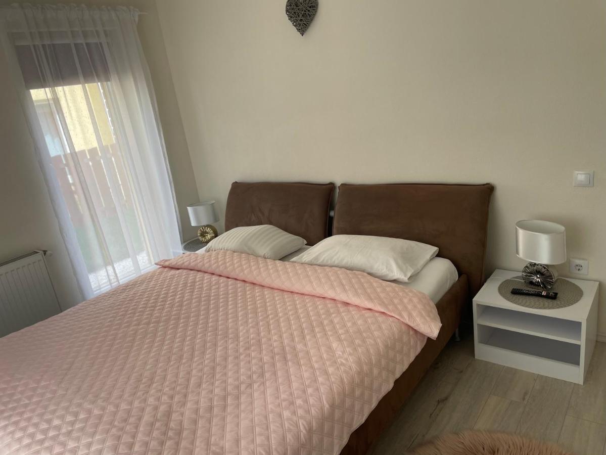 Tina Apartment Selimbar Exterior photo
