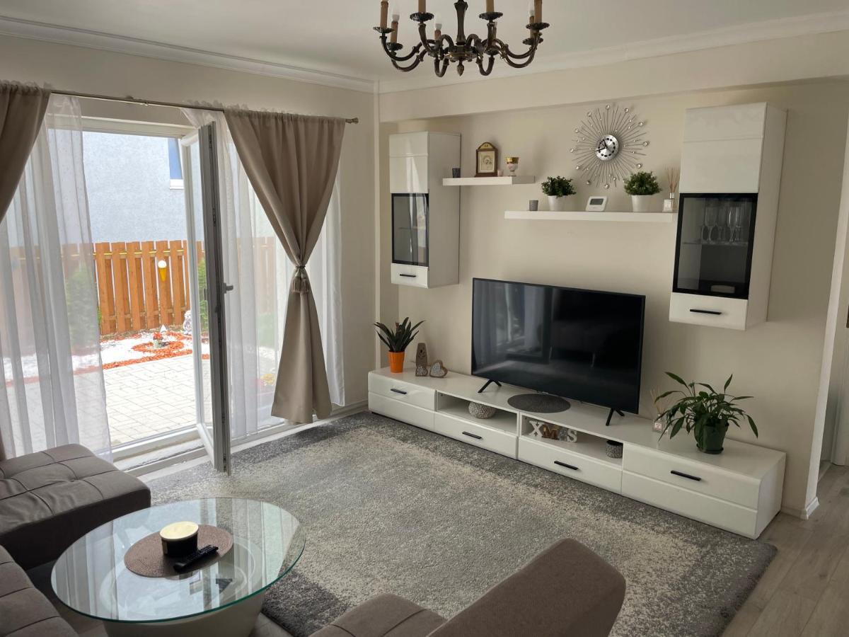 Tina Apartment Selimbar Exterior photo